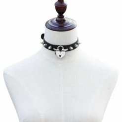 Kinky Cloth Choker With Removable Heart Locket