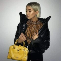 Kinky Cloth Drawstring Cropped Puffer Jacket