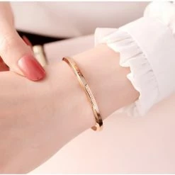 Kinky Cloth Hannah Martin Circle Bar Bracelet