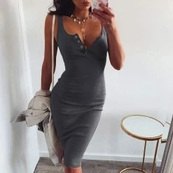 Kinky Cloth Knee-Length Knitted Sleeveless Bodycon Dresses