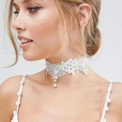 Kinky Cloth Lace Pearl Choker