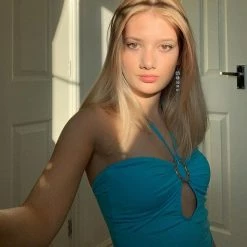 Kinky Cloth O-Ring Hollow Out Halter Top