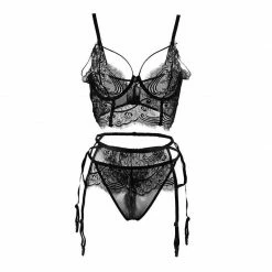 Kinky Cloth Plus Size Floral Lace Garter Lingerie Set